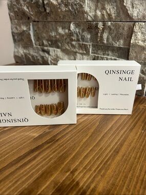 QINSINGE Gold Press-On Nails with Pink Accent new in box set of 2 packs